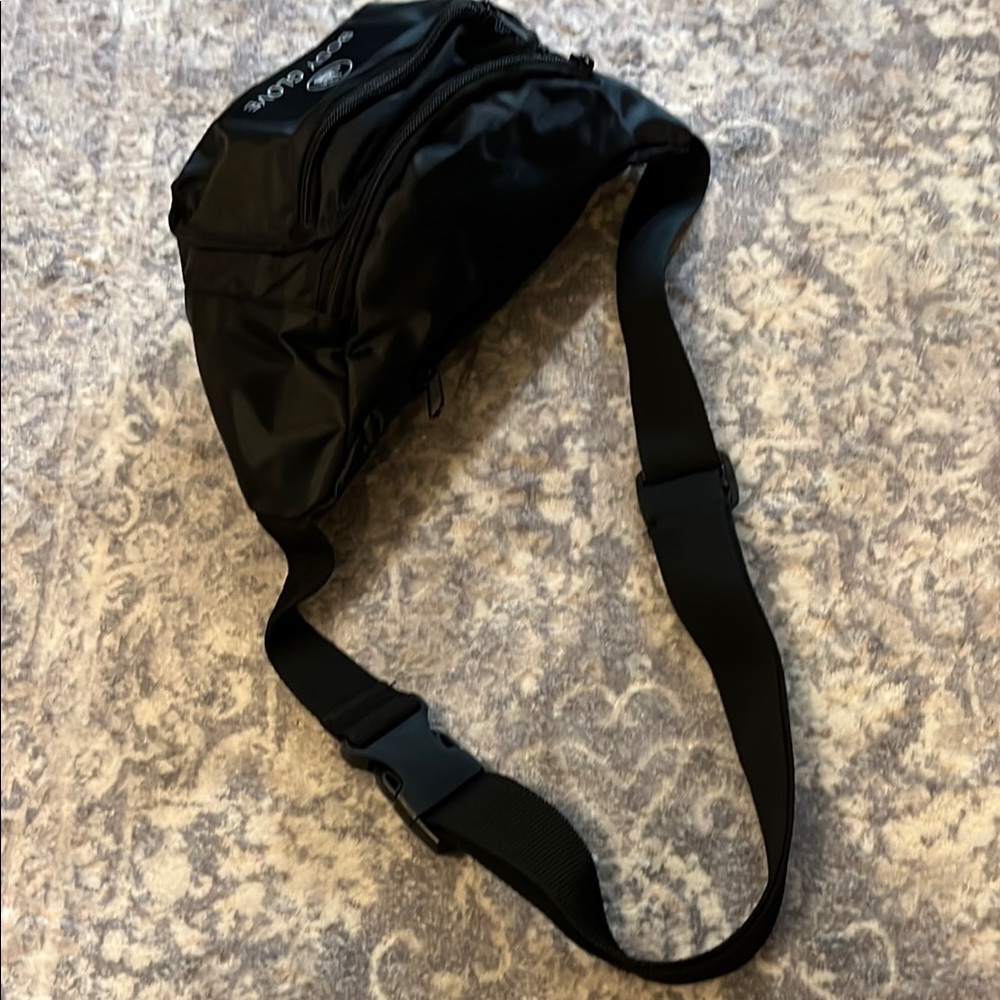 Body Glove Black Belt Bag - Picture 3 of 4